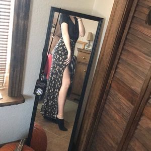 Brandy Melville sunflower slit skirt